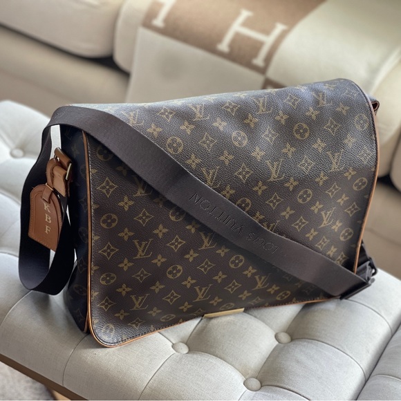 Louis Vuitton Abbesses Messenger - Picture 2 of 15